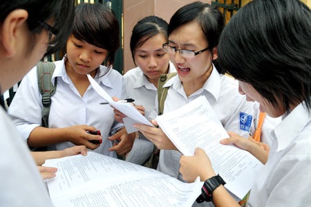 Bị tạm dừng tuyển sinh, nhiều trường đại học kêu oan - 1 Tạm ngừng tuyển sinh nhiều ngành học, trường hoang mang, thí sinh lo lắng