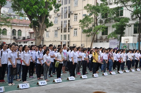 Nhiều trường THPT cắt xén chương trình học - 1 Nhiều trường THPT Hà Nội cắt xén chương trình học