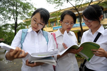Xây dựng “điểm sàn” mới linh hoạt, mềm dẻo - 1 Lùi thời gian nộp hồ sơ ĐKDT 1 tuần là do tuyển sinh riêng.
