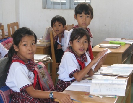 Hơn 34 nghìn tỷ đồng đổi mới chương trình, sách giáo khoa: Không chấp nhận được! - 1 Đổi mới chương trình, sách giáo khoa cần tiêu đến hơn 34 nghìn tỷ là quá đắt!