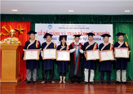 ĐH Kinh tế Quốc dân: Chỉ có trên 50% sinh viên hệ từ xa được tốt nghiệp