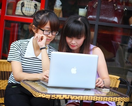 Học online tương tác: Mô hình học mới "du nhập" về Việt Nam - 1 Học online giúp tiết kiệm nhiều chi phí và thời gian cho học viên.