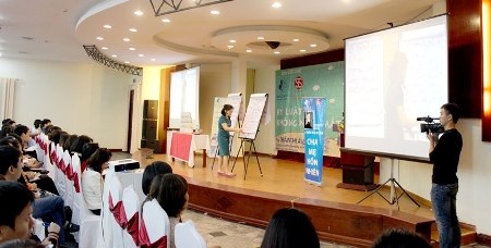 Khi đánh mắng con trở nên lỗi thời - 2 Click để