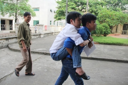 Học viện Công nghệ Bưu chính Viễn thông: Đặc cách, tuyển thẳng 33 thí sinh - 2 Thí sinh Nguyễn Thị Mai Phương trong phòng thi.