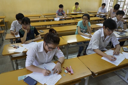 Sẽ tổ chức chấm thi tập thể nếu bài thi có dấu hiệu nghi vấn - 1 Thí sinh dự thi đại học 2014