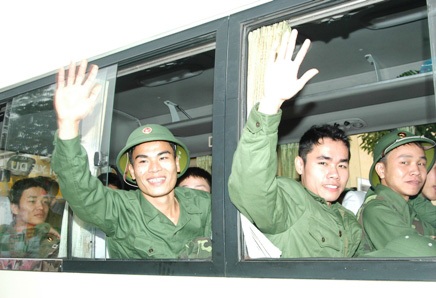 Không phân biệt diện tạm hoãn gọi nhập ngũ đối với sinh viên ĐH, CĐ - 2 Không phân biệt diện tạm hoãn gọi nhập ngũ đối với sinh viên ĐH,CĐ