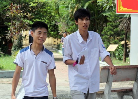 Ngày đầu thi Cao đẳng: 20 thí sinh, 2 cán bộ coi thi bị xử lý kỷ luật - 1 Thí sinh tan thi với tâm trạng thoải mái.