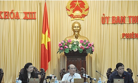 Cần làm rõ trách nhiệm của Bộ GD-ĐT trong biên soạn, sử dụng SGK - 1 Cần làm rõ trách nhiệm của Bộ GD-ĐT trong biên soạn, sử dụng SGK
