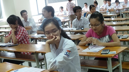 “Chạy điểm vào đại học”: Bộ GD-ĐT có biện pháp gì ngăn chặn? - 2 Thí sinh hãy cảnh giác với nhiều kiểu lừa đảo vào đại học nhằm trục lợi (Ảnh minh họa)