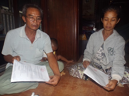 Vợ chồng ông Đứng bức xúc trình bày sự việc