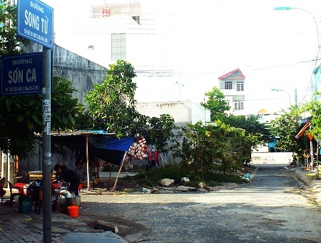 Điểm cuối của đường Sơn Ca là đường Song Tử, thuộc xã Phước Đồng, Nha Trang.