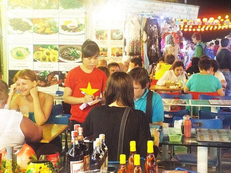 Cà phê Việt Nam cũng là sản phẩm rất được du khách ưa chuộng.