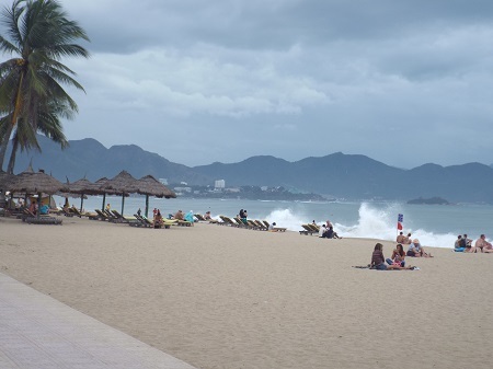 Nha Trang khá yên bình trước giờ bão số 4 đổ bộ.