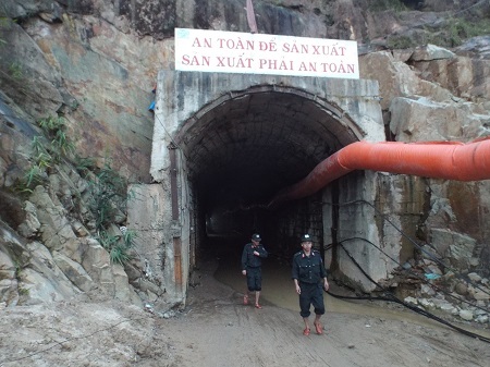 Sáng 18/12, công việc triển khai rất khẩn trương (Ảnh: Viết Hảo)