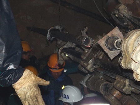 Cận cảnh các mũi khoan từ hầm chính.