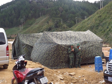 Hai trại dã chiến của 