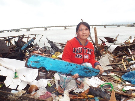 Mất nhà cửa, tài sản bị cuốn trôi đã dự báo một cái Tết buồn của người dân Hà Ra, Nha Trang.