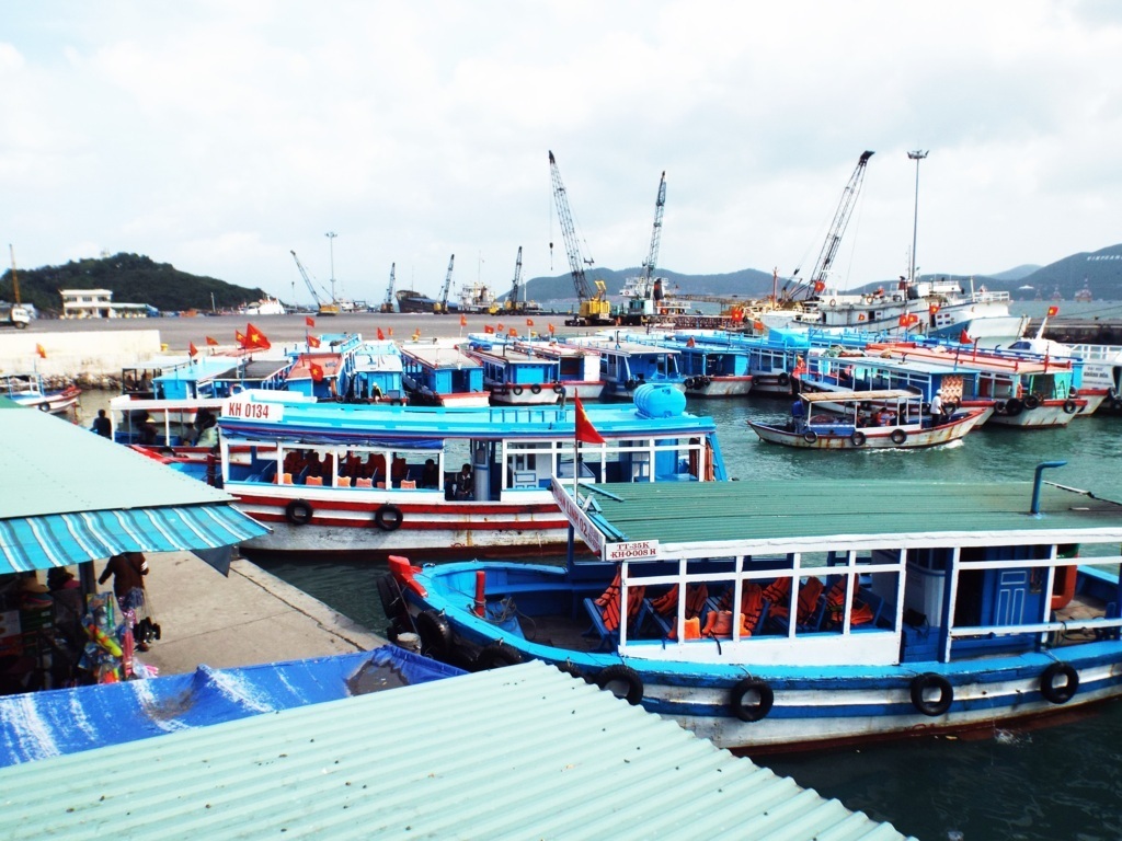 Bến tàu du lịch Cầu Đá (Nha Trang) lúc 10h ngày 1/1/2015.