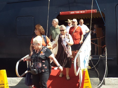 Tàu VOLENDAM đưa 1.370 hành khách quốc tế thăm Nha Trang.