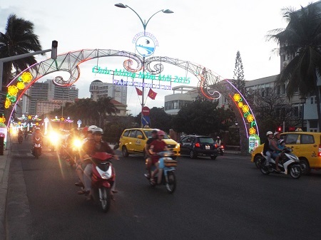 Nha Trang chào năm mới Ất Mùi. -Ảnh: Viết Hảo