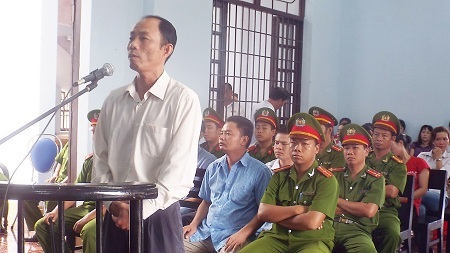 Bị cáo Nguyễn
Thành Trung, nguyên trưởng Công an huyện Khánh Sơn, Khánh