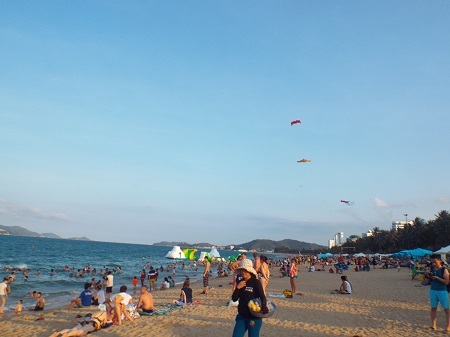 Theo lãnh đạo TP Nha Trang, bãi biển Nha Trang là của chung nên không ai được sở hữu riêng.