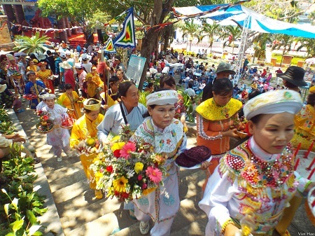Năm nay, Lễ hội Tháp bà Ponagar diễn ra