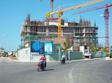 Công trình đã thi công 6 tầng nổi, 1 tầng hầm. Theo thiết kế công trình sẽ cao 48 tầng.