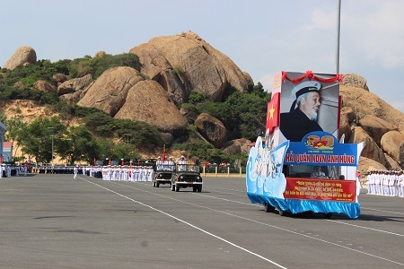 Hải quân Việt Nam phô diễn lực lượng trong ngày kỷ niệm 60 năm thành lập