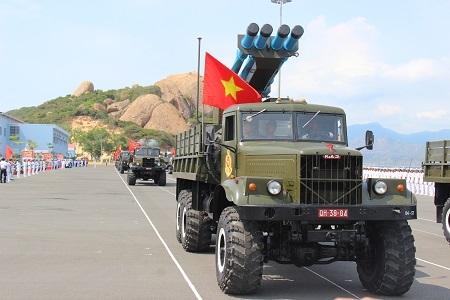 Hải quân Việt Nam phô diễn lực lượng trong ngày kỷ niệm 60 năm thành lập