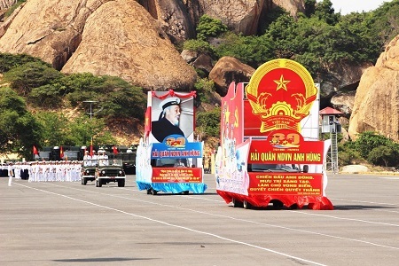 Hải quân Việt Nam phô diễn lực lượng trong ngày kỷ niệm 60 năm thành lập