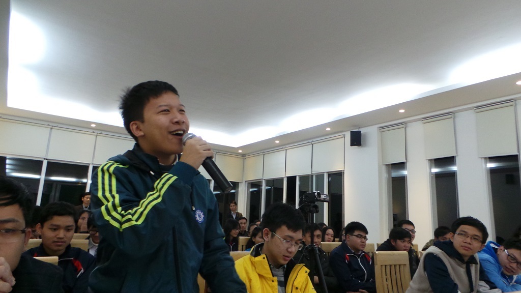 GS Ngô Bảo Châu truyền lửa cho đoàn học sinh giỏi Quảng Ninh - 3 Thế hệ trẻ IMO mạnh dạn đặt câu hỏi xung quanh về cách học toán