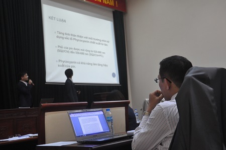 Những điều thú vị về chấm thi khoa học kỹ thuật - 4 Sau khi lắng nghe thuyết trình, các giám khảo liên quan đến lĩnh vực thí sinh trình