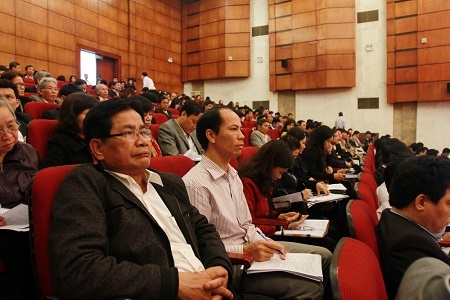 Hà Nội vẫn có cụm thi do Sở GD-ĐT chủ trì - 1 Đông đảo lãnh đạo các trường THPT, Phòng GD-ĐT đến tham dự hội nghị.