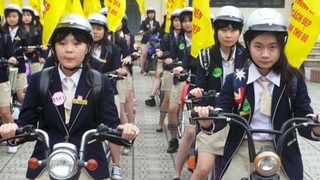 5 thông điệp về an toàn giao thông được cô và trò đưa ra bày tỏ sự quyết tâm.