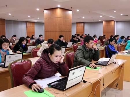 Hà Nội ban hành quy định thi tuyển công chức trên máy tính - 1 Hà Nội siết chặt các quy về thi trắc nghiệm trên máy tính để tránh tiêu cực.