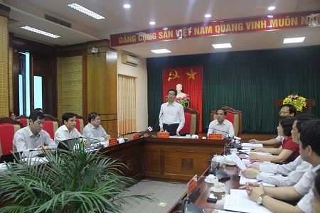 Phó Thủ tướng Vũ Đức Đam: Cần đặc biệt quan tâm đến thí sinh cụm địa phương - 1 Phó Thủ tướng Vũ Đức Đam làm việc với tỉnh Tuyên Quang về