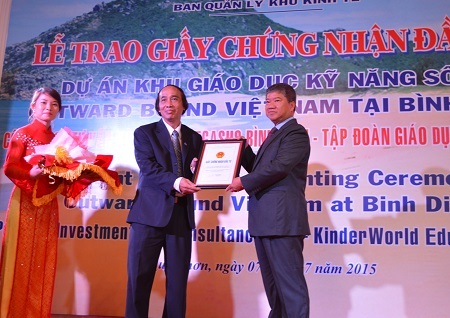 Bình Định: Xây dựng Trường Giáo dục Kỹ năng sống - 1 Ông Ricky Tan – Ch