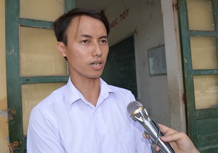 Thầy Hoàng Văn Cương chia sẻ kinh nghiệm ôn tập cho học sinh.