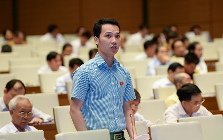 Ngành giáo dục đang lấy lại được niềm tin? - 2 Đại biểu Nguyễn Xuân Thủy.