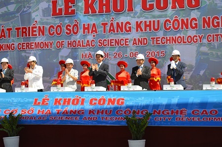 Thủ tướng Nguyễn Tấn Dũng bấm nút khởi công dự án p