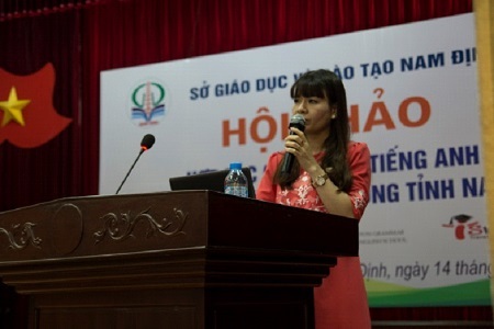 Nam Định quyết “hội nhập” để nâng cao chất lượng dạy tiếng Anh - 2 Cô Nguyễn Thị Nhiếp – Hiệu trưởng trưởng THPT Phan Huy Chú (quận Đống Đa – Hà Nội).
