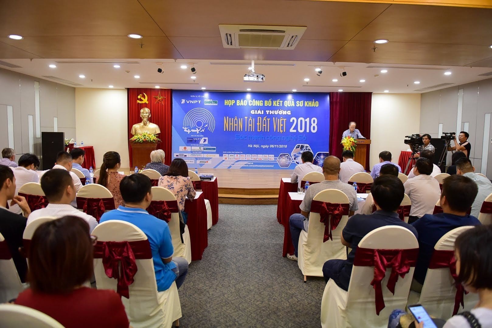  Buổi họp báo công bố kết quả sơ khảo NTĐV 2018 diễn ra chiều 6/11 tại Hà Nội. 