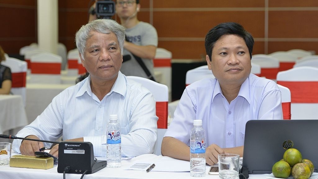  TS. Phùng Văn Ổn, Phó chủ tịch Hội tin học Việt Nam cùng TS Nguyễn Khắc Lịch, Phó Giám đốc VNCERT là 2 BGK “quay” các thí sinh nhiều nhất trong vòng chấm chung khảo Giải thưởng Nhân tài Đất Việt năm nay. 