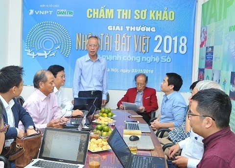 Trọn vẹn ngày 03/11 vừa qua, vòng chấm sơ khảo Giải thưởng Nhân tài Đất Việt 2018 lĩnh vực CNTT đã được diễn ra trong không khí sôi nổi nhưng cũng không kém phần nghiêm túc, công minh của Hội đồng sơ khảo. 