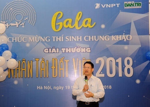 Ông Nguyễn Văn Tấn - Phó Tổng giám đốc VNPT-Media, Phó trưởng ban tổ chức Giải thưởng Nhân tài Đất Việt 2018 phát biểu tại buổi Gala gặp mặt thí sinh Nhân tài Đất Việt 2018 lĩnh vực CNTT lọt vào chung khảo.