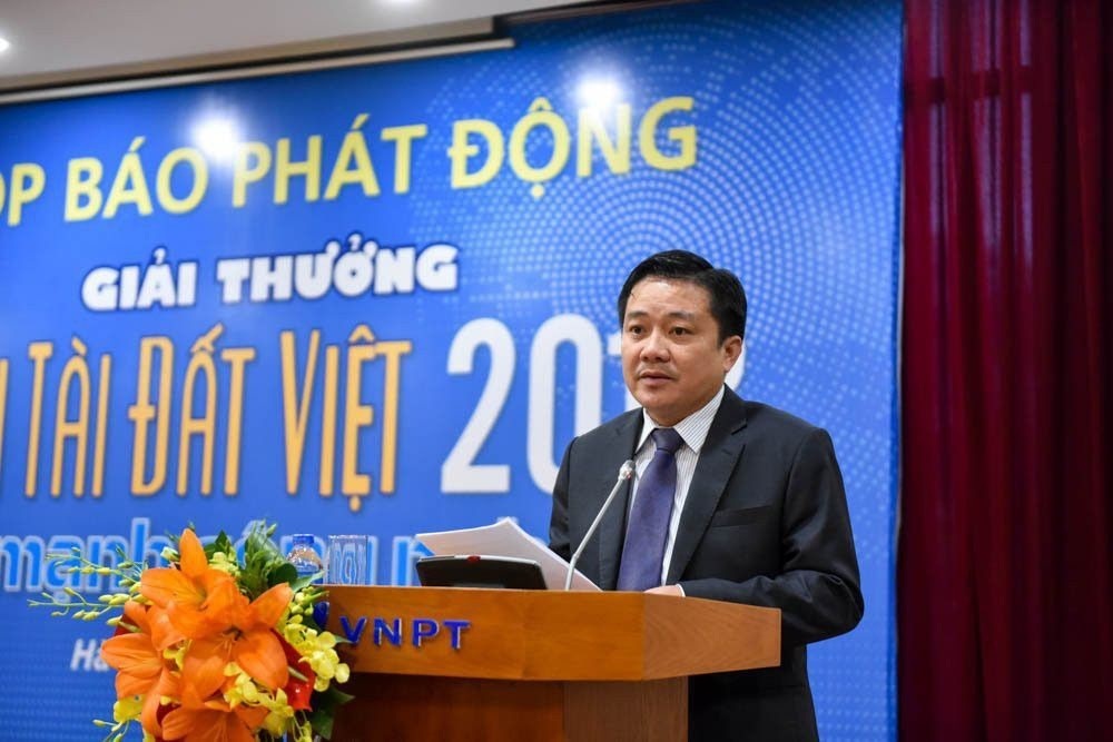  Ông Huỳnh Quang Liêm, Phó Tổng Giám đốc VNPT, đơn vị tài trợ chính của Giải thưởng Nhân tài Đất Việt suốt 13 năm qua. 