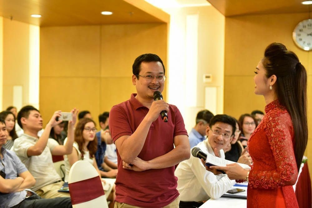  Anh Tạ Quang Thái - đại diện nhóm thí sinh đạt giải Nhì tại Giải thưởng Nhân tài Đất Việt 2017 với ứng dụng kết nối Radar. 