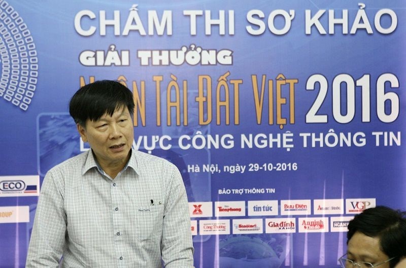 Đi tìm chủ nhân của Giải thưởng Nhân tài Đất Việt năm 2016 - 3
Ông Đinh Minh Sơn - Phó Ban Chất lượng Tập đoàn, Giám đốc Công ty IPC, Thường trực BTC Giải thưởng NTĐV phát biểu tại buổi chấm sơ khảo.