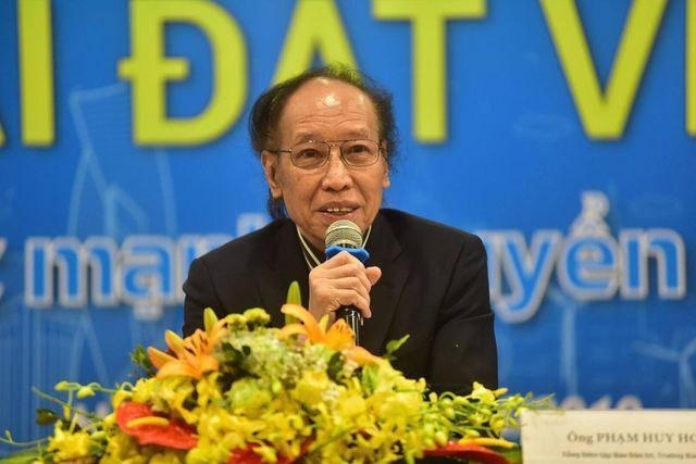Ông Phạm Huy Hoàn - Tổng biên tập Báo Dân trí, Trưởng Ban Tổ chức chia sẻ với phóng viên báo chí